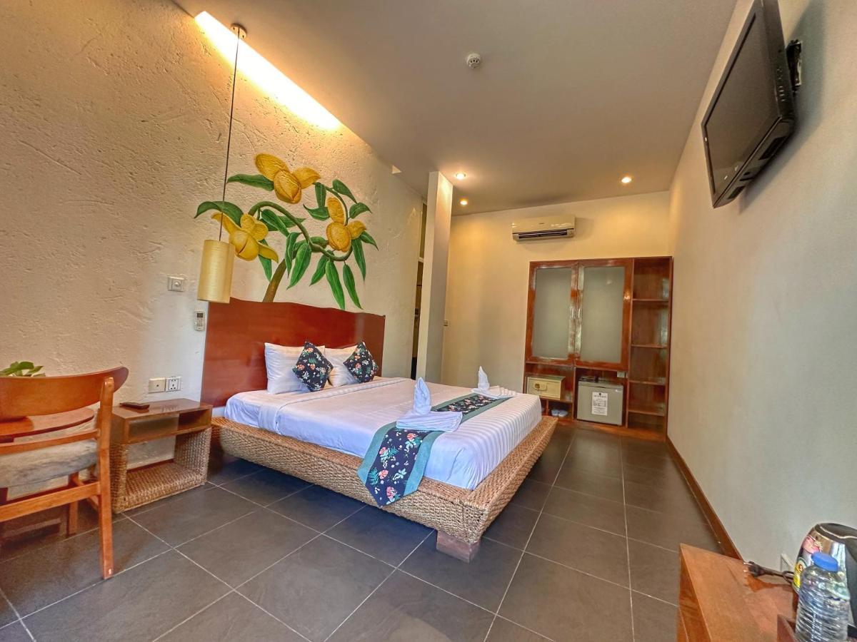 Monsoon Riverside Hotel Phnom Penh Dış mekan fotoğraf