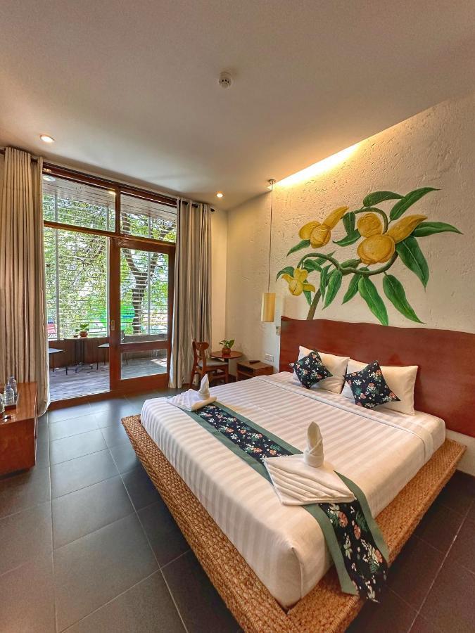 Monsoon Riverside Hotel Phnom Penh Dış mekan fotoğraf
