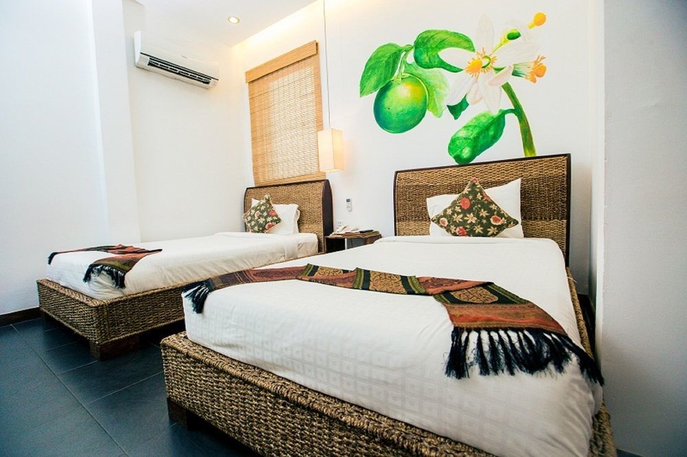 Monsoon Riverside Hotel Phnom Penh Dış mekan fotoğraf